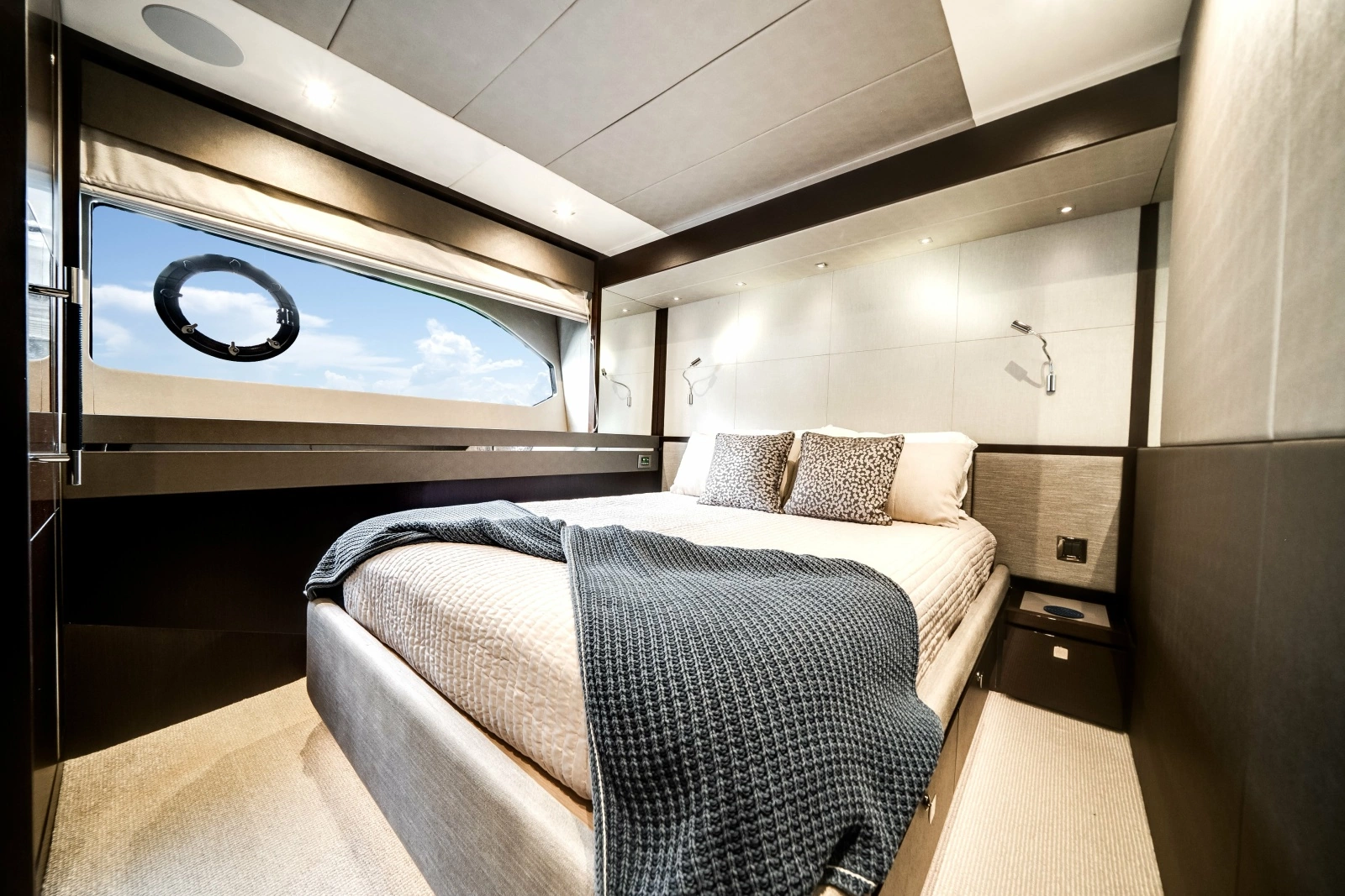 2019 Sunseeker 76 Flybridge