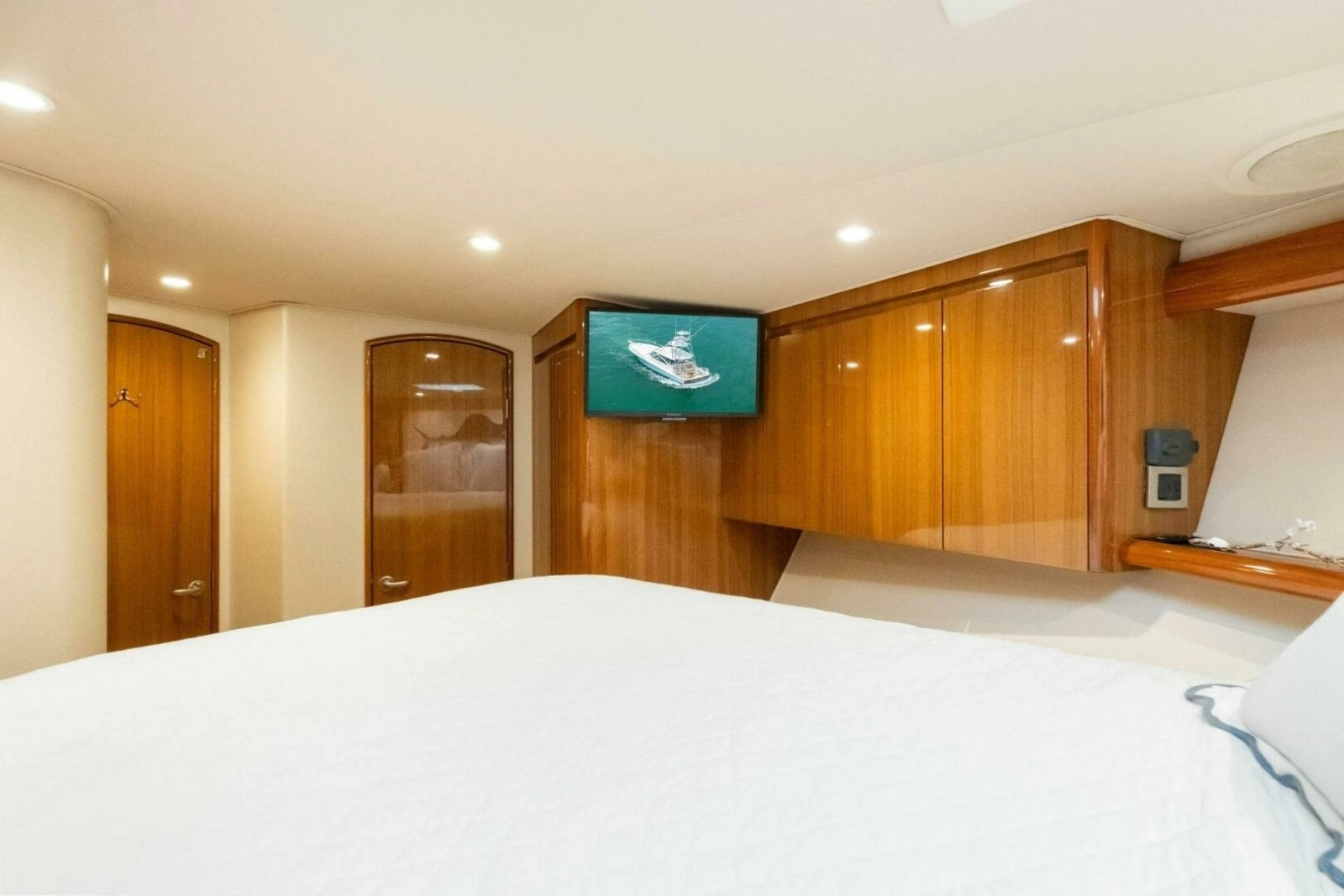 2015 Viking 52 Open "Terrabbean" - Stateroom