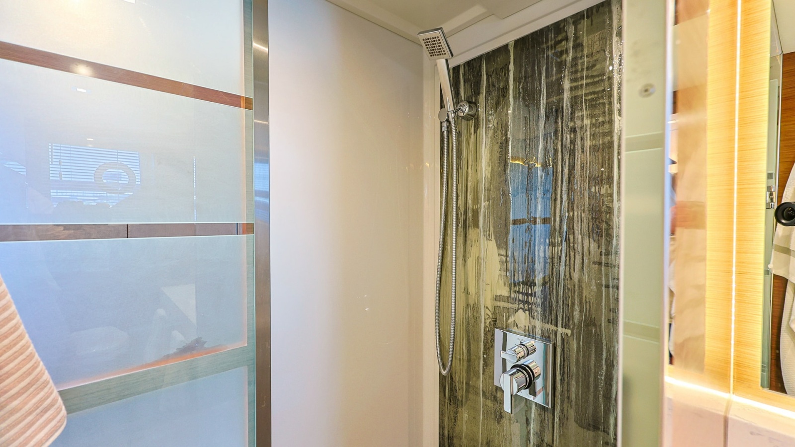 Luxurious Enclosed Shower Space