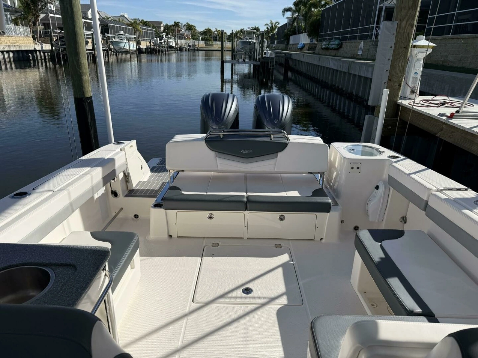 2021 Robalo R317