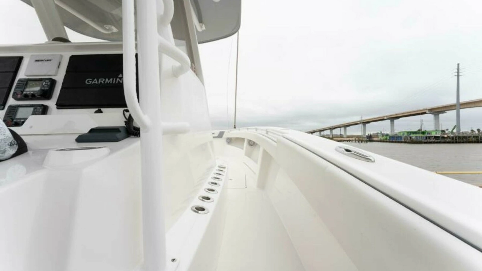 2019 Invincible 39 Open