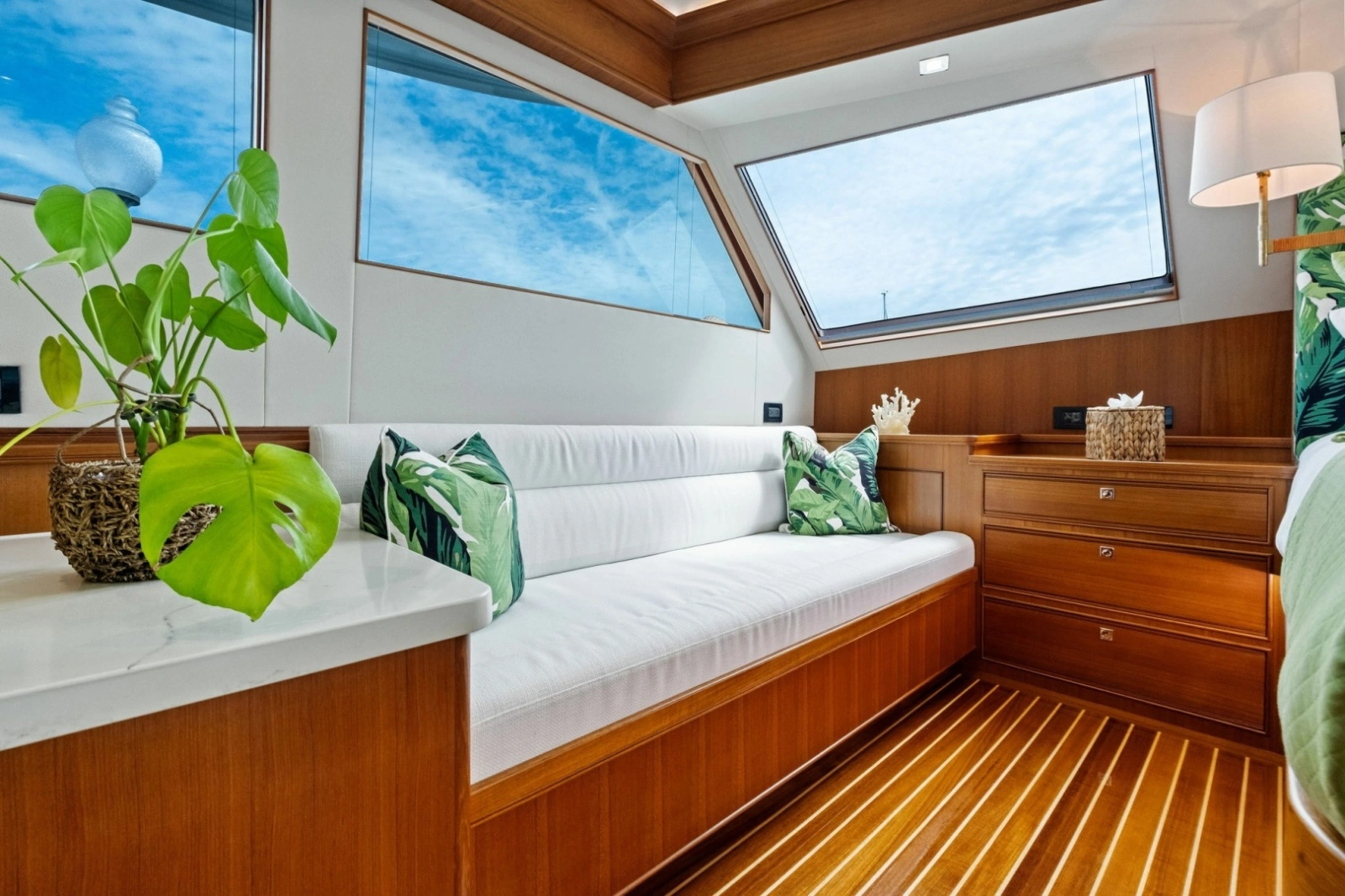 2024 Marlow 90 V - Artemis II