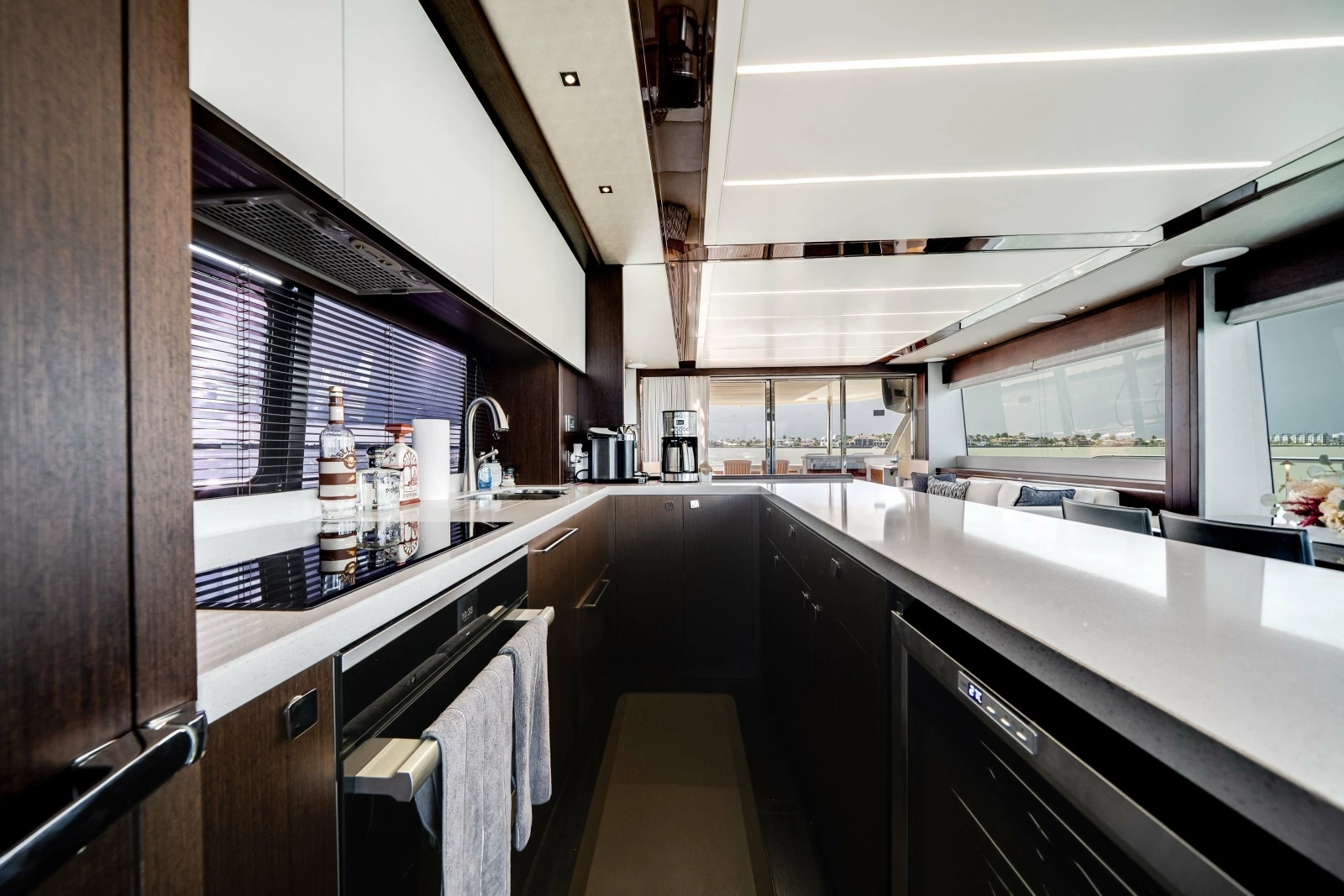 2019 Sunseeker 76 Flybridge