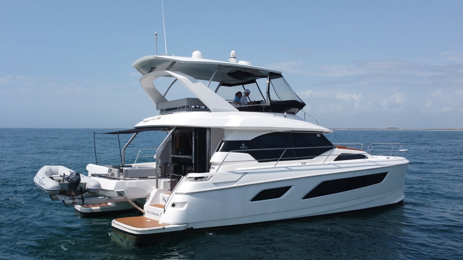 Aquila 44 CAT Starboard Exterior View