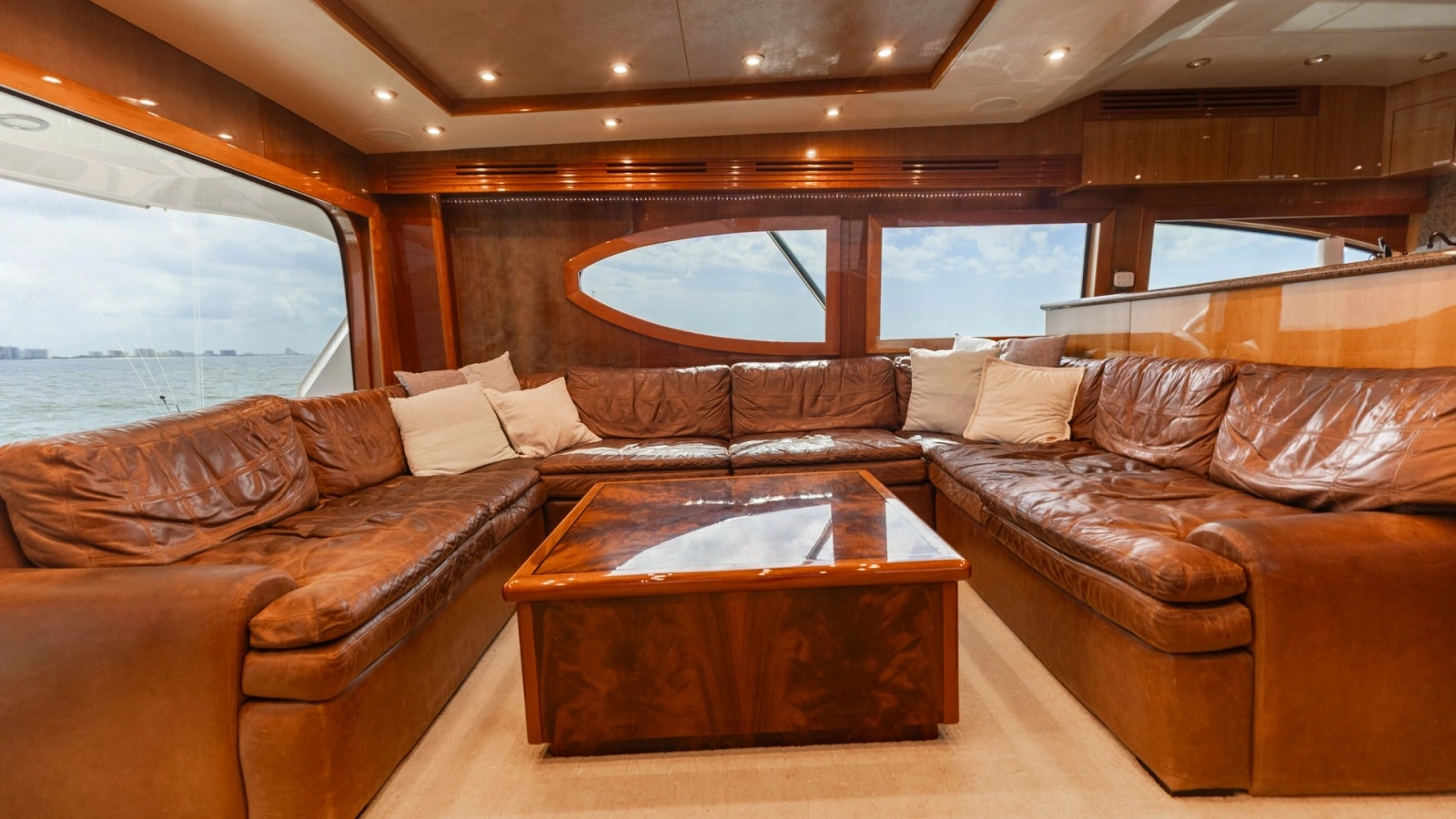 2007 Hatteras 68 Convertible- KEMOSABE- Salon