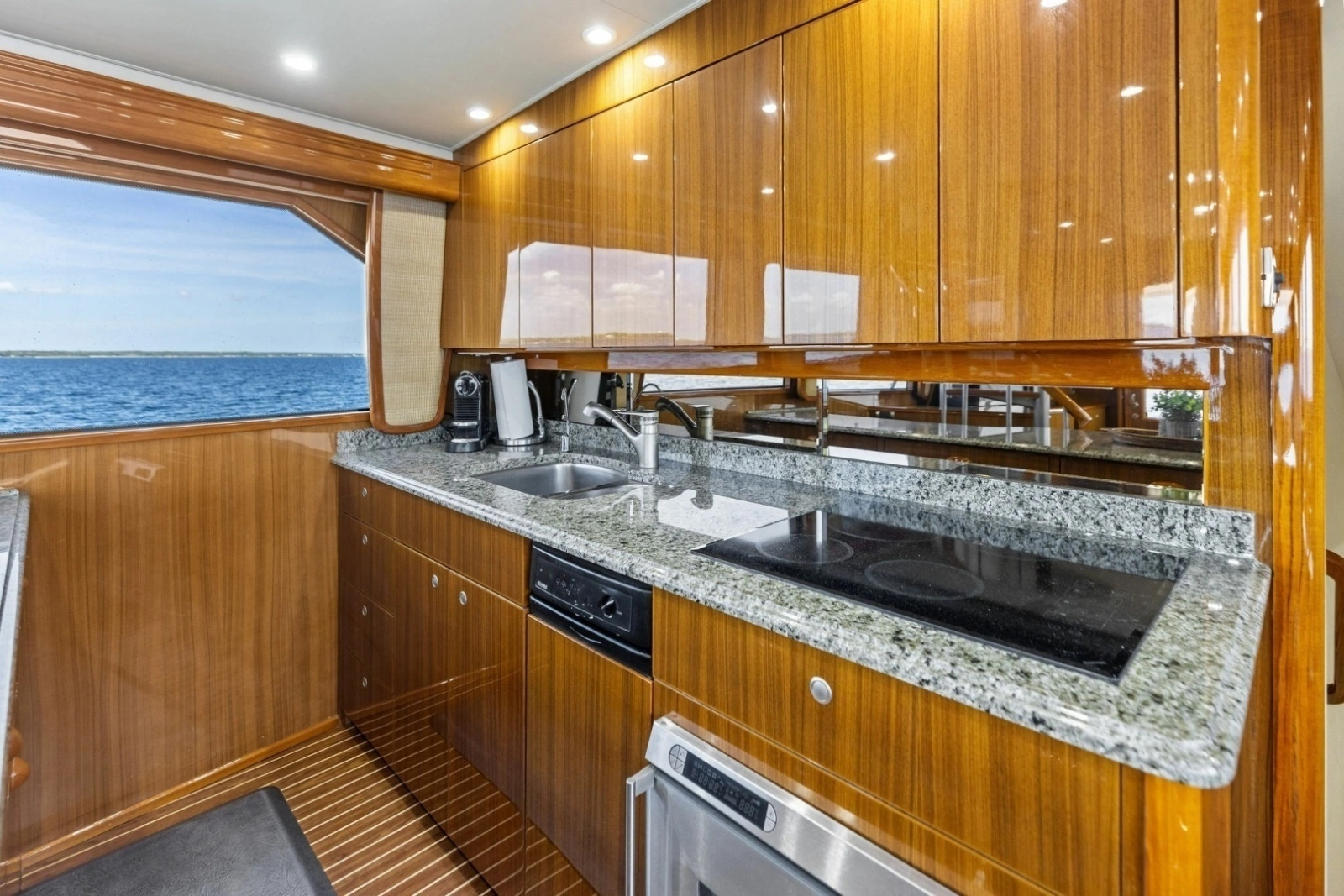 2008 Viking 68 Skybridge 