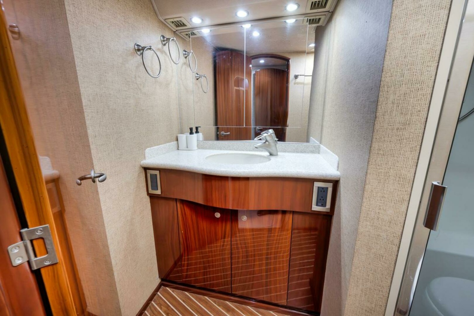 Viking 52 Smooth Operator-Guest Head