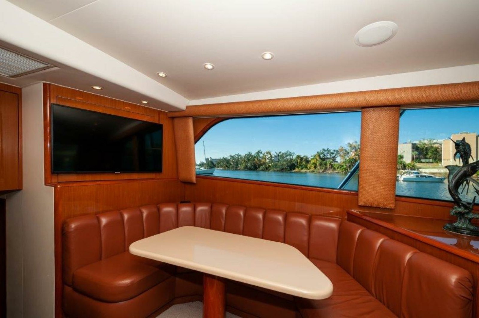 2001 61 Viking Convertible Ellie B Dinette