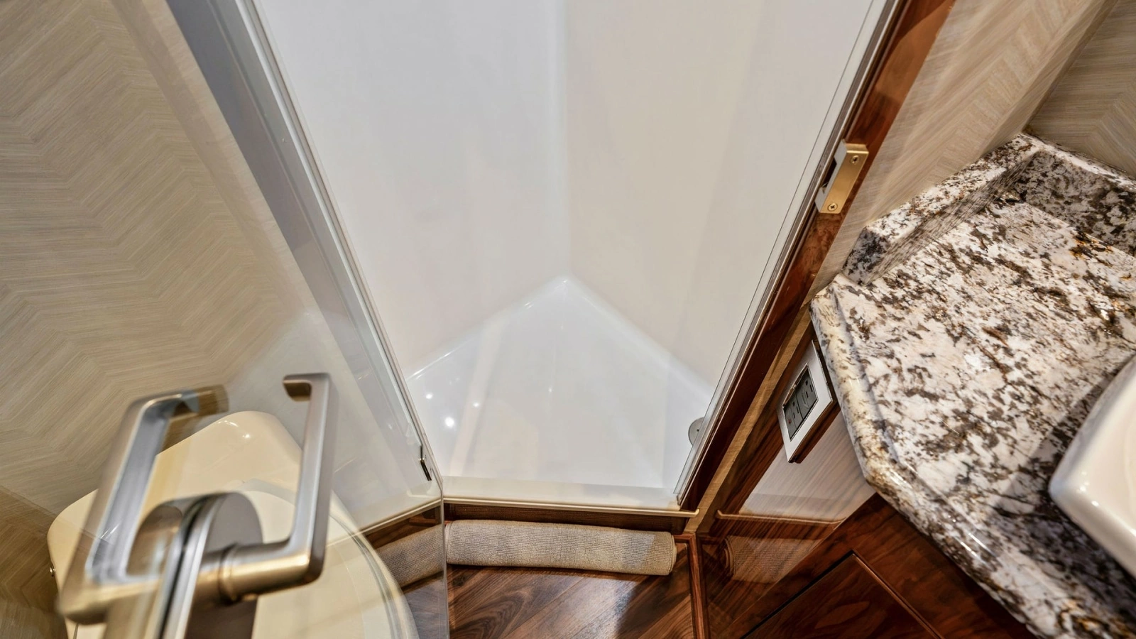 2016 Viking 80 Enclosed Bridge- FRIGATE-Crew Head