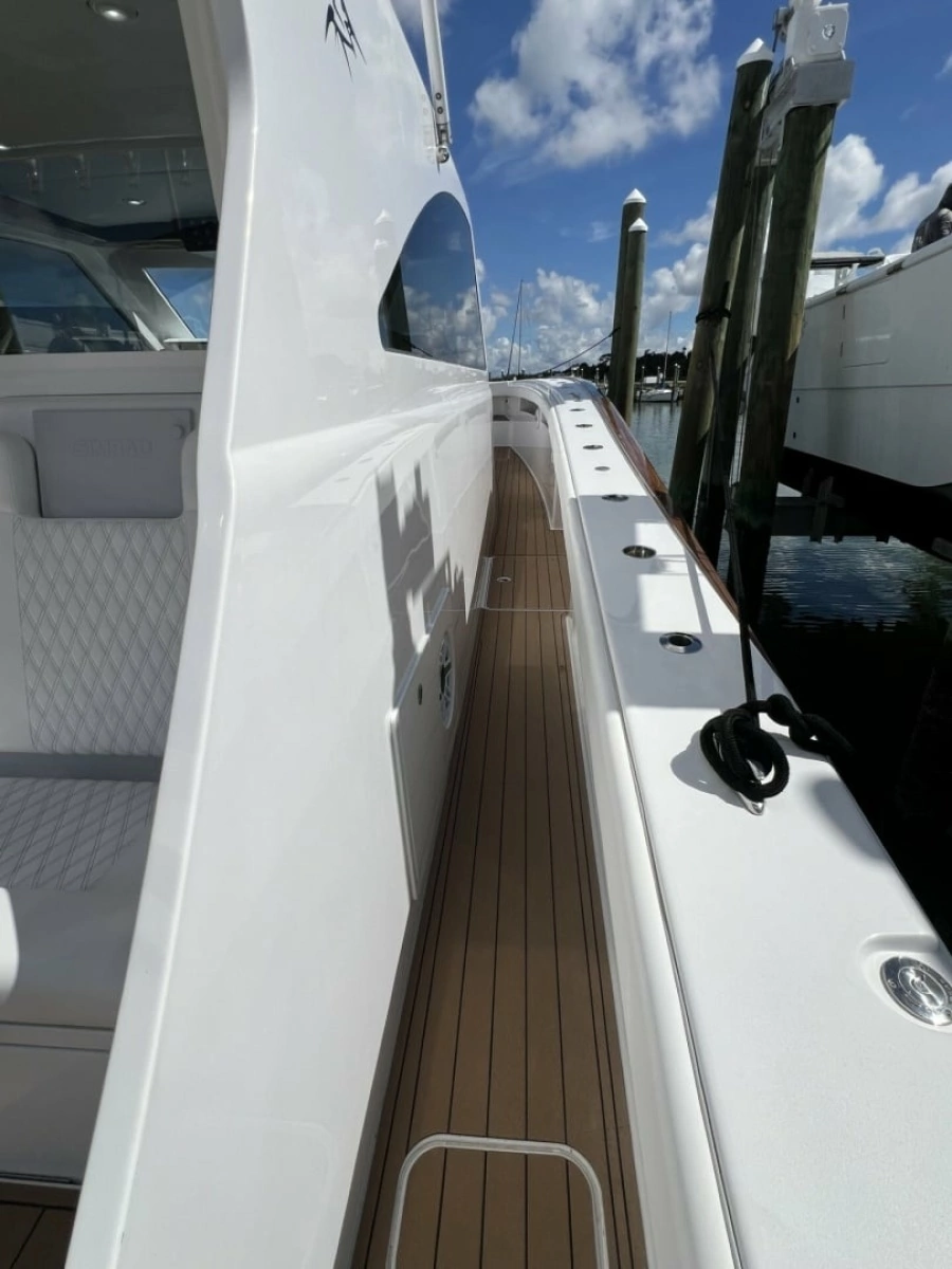 Queen/Smith Custom 53 - Exterior