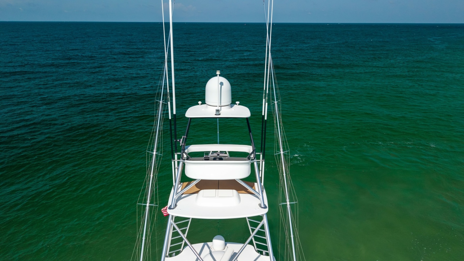 Flybridge and Tuna Tower View