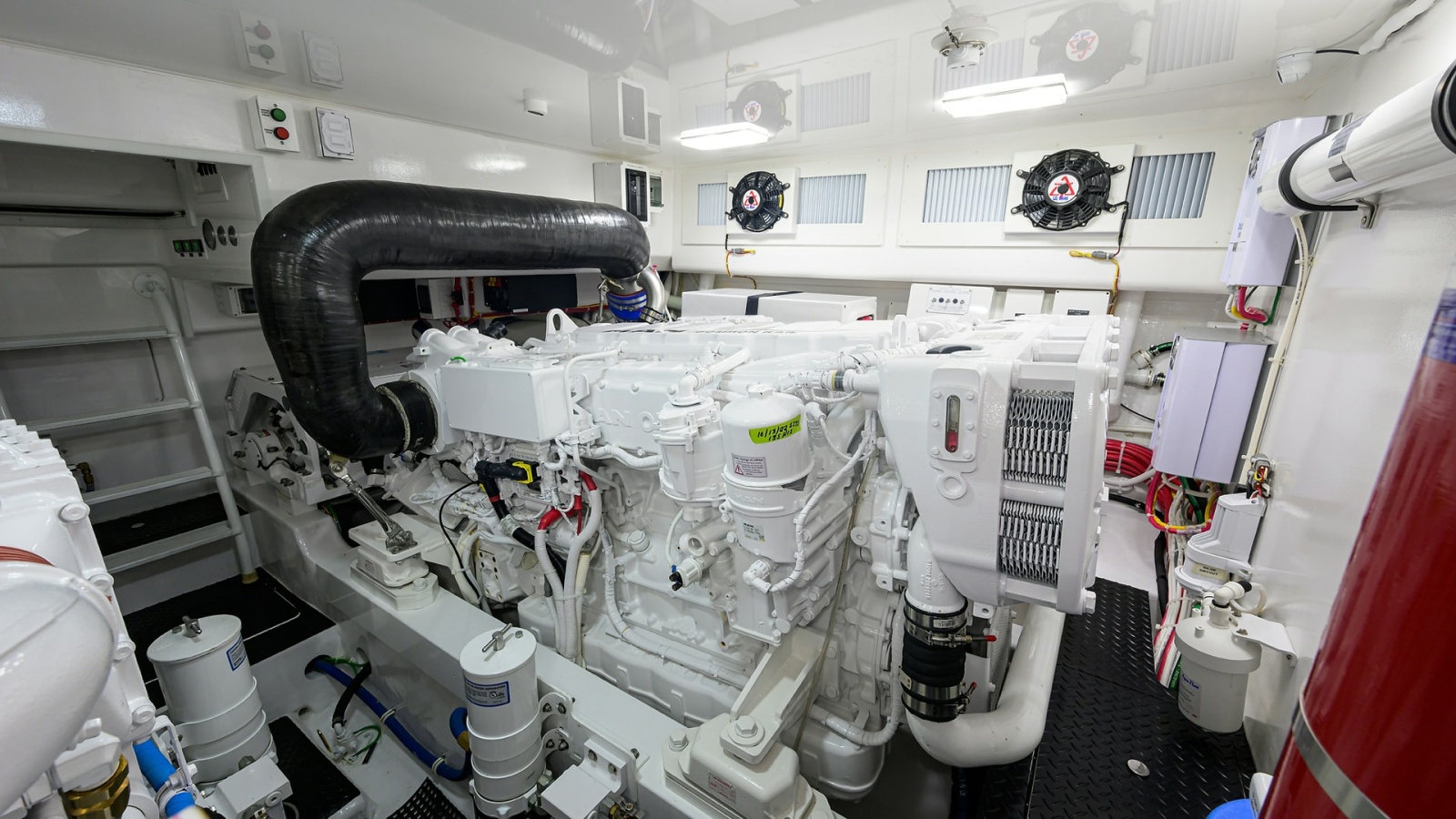 44_viking_reelaxin_engine_room_07