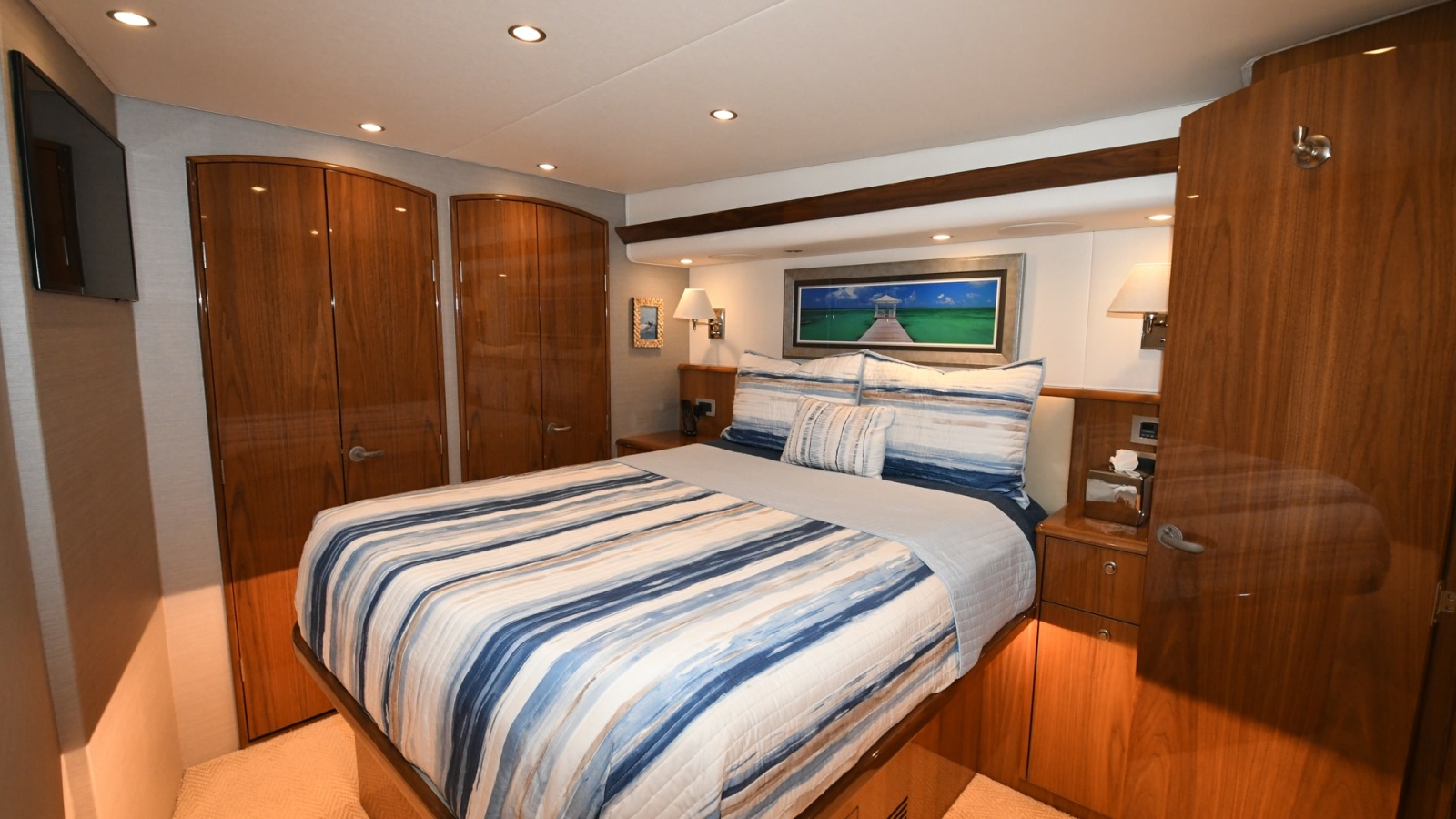 Master Stateroom with Queen Bed