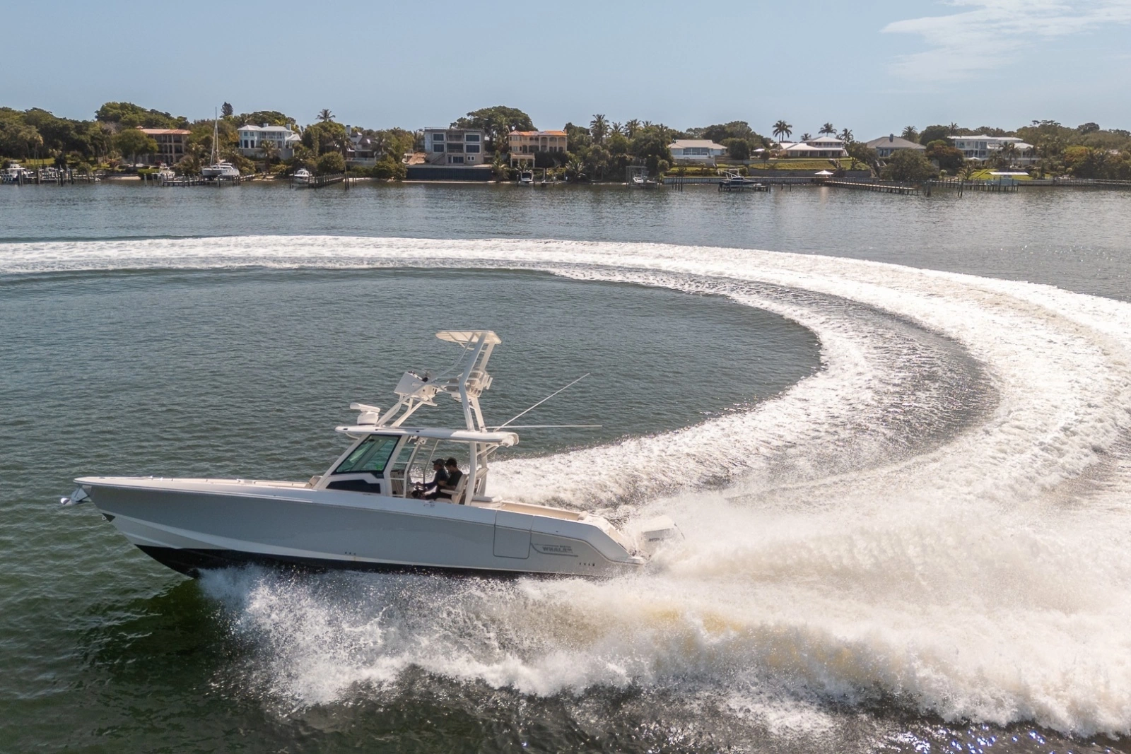 Boston Whaler 380 Outrage - Worth the Tiempo