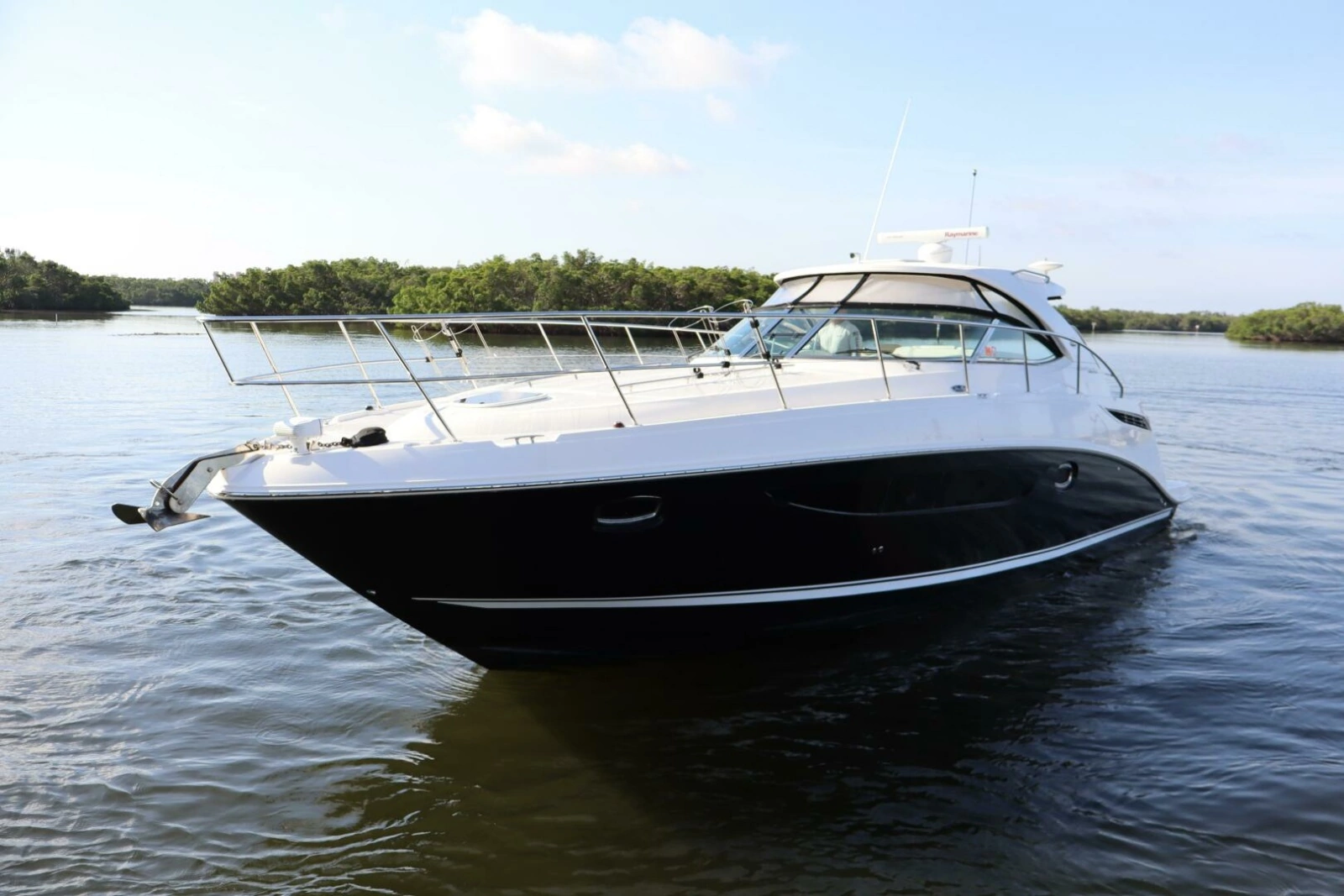 2015 Sea Ray 410 Sundancer photo 55