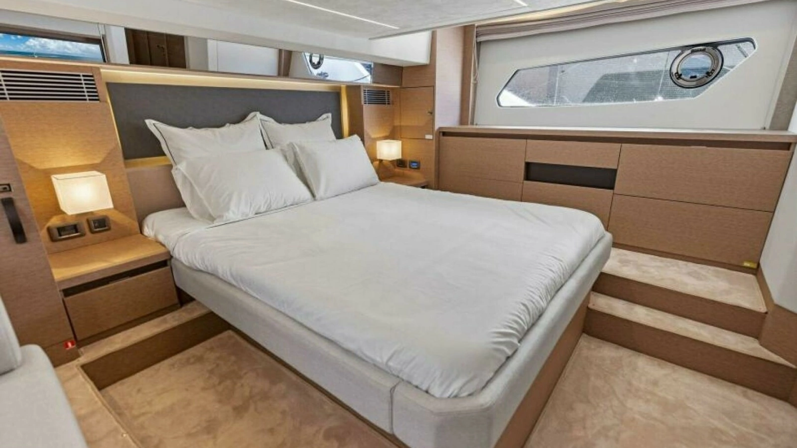 2025 Prestige 460 Flybridge - Sistership