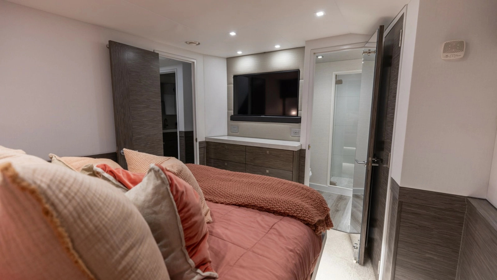 2021 65 Hatteras GT On the DL Master Stateroom (4)
