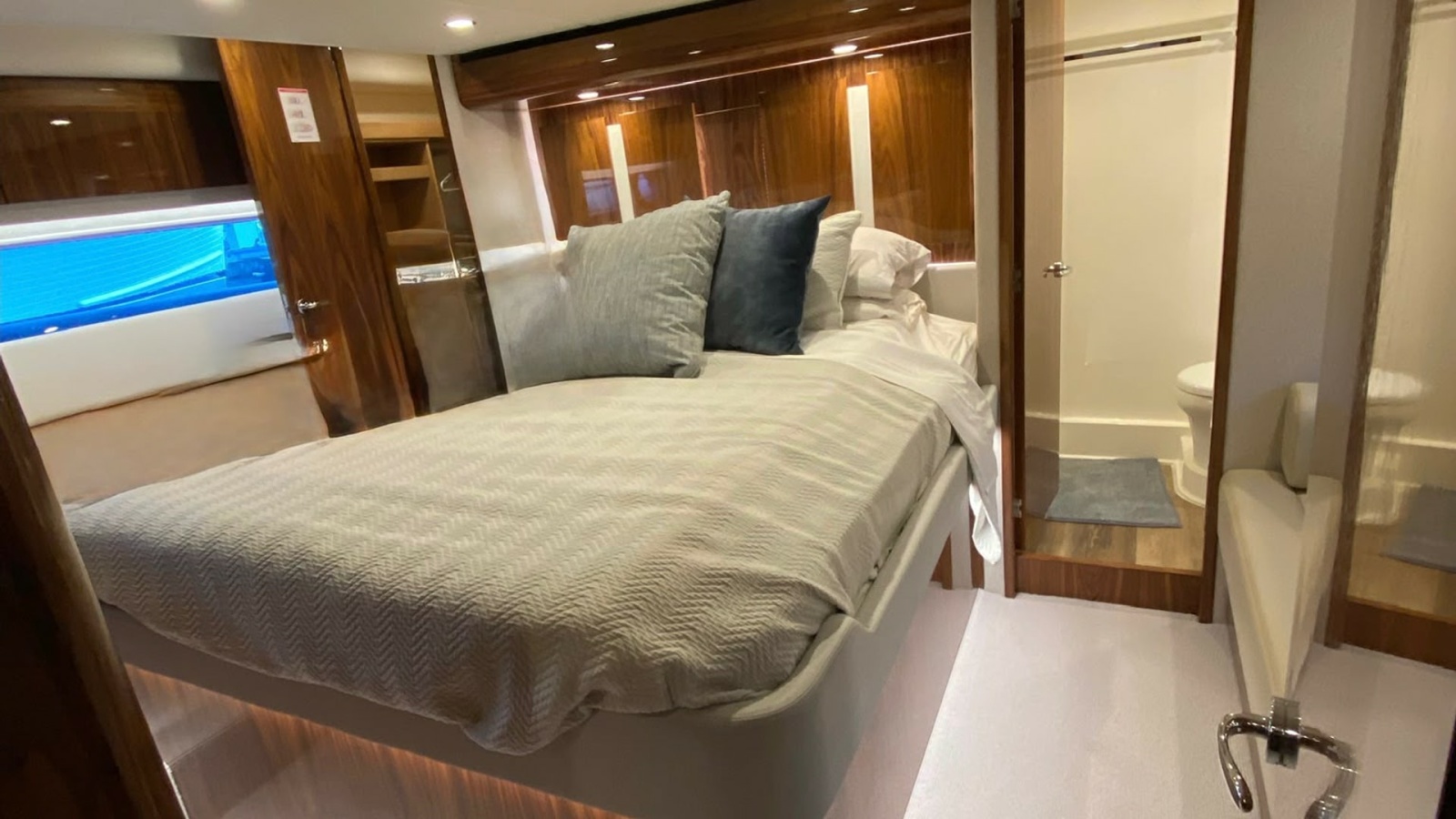 Guest Stateroom with Ensuite Bathroom