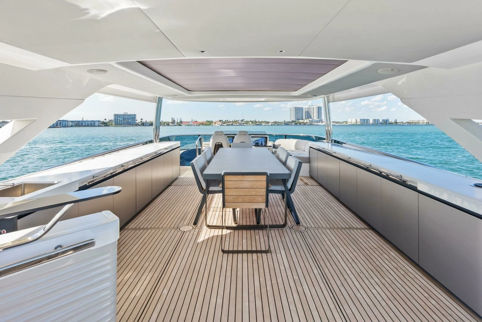 Fantasy Girl 75ft Absolute Yacht For Sale