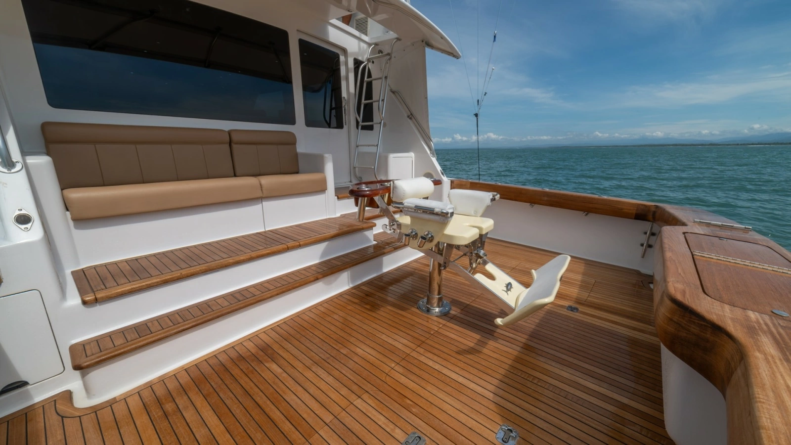 Teak Cockpit with Seating 2002 Viking 61 Convertible