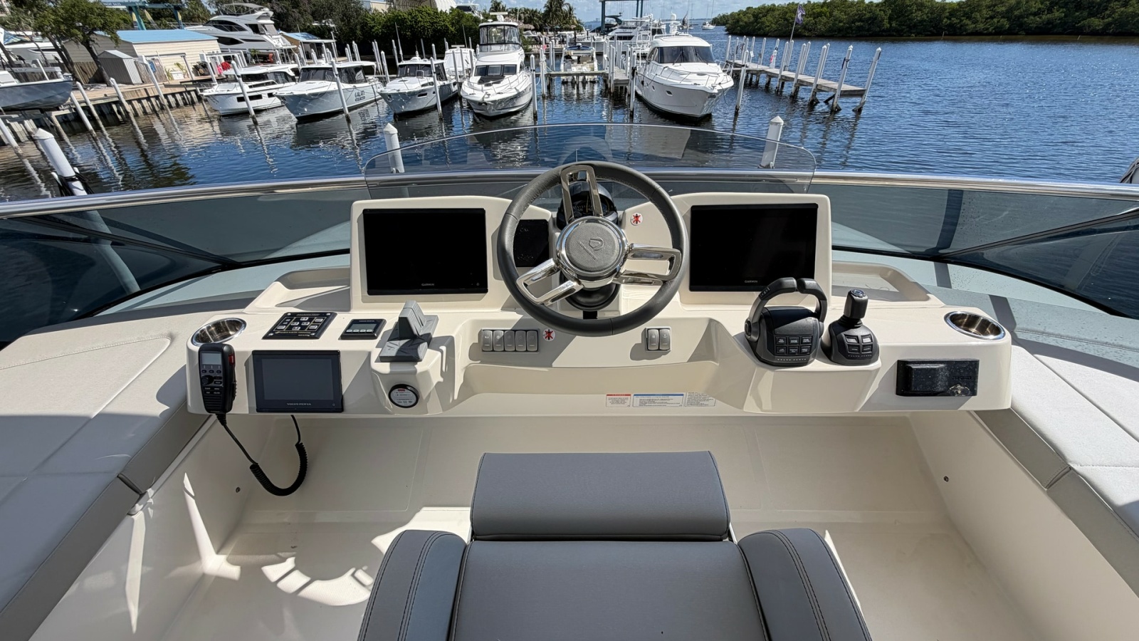 Flybridge Helm Station