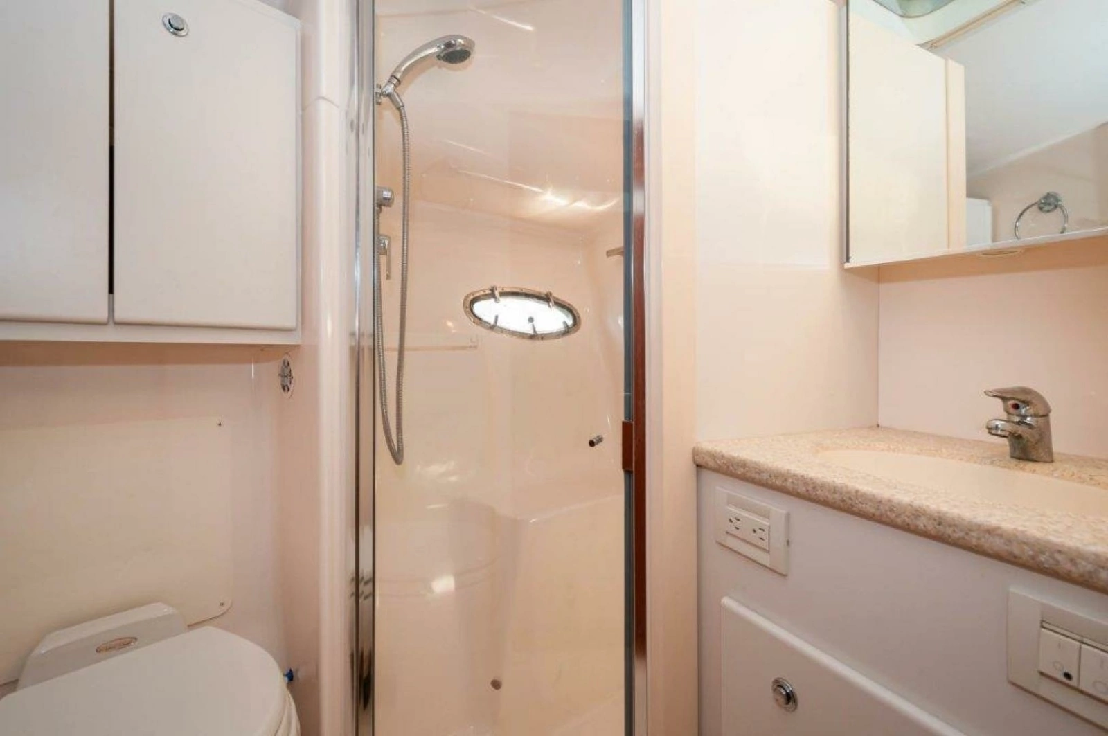 2003 Tiara Yachts 4200 Open  Kingfisher Head 3