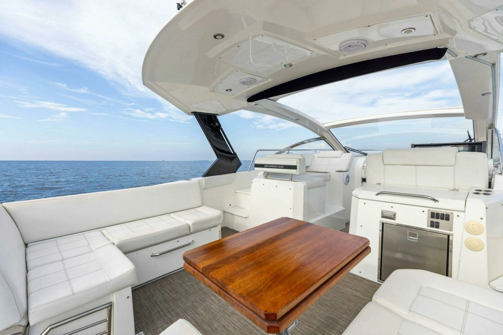 2015 Cruisers 390 EC 'Blue Runner'