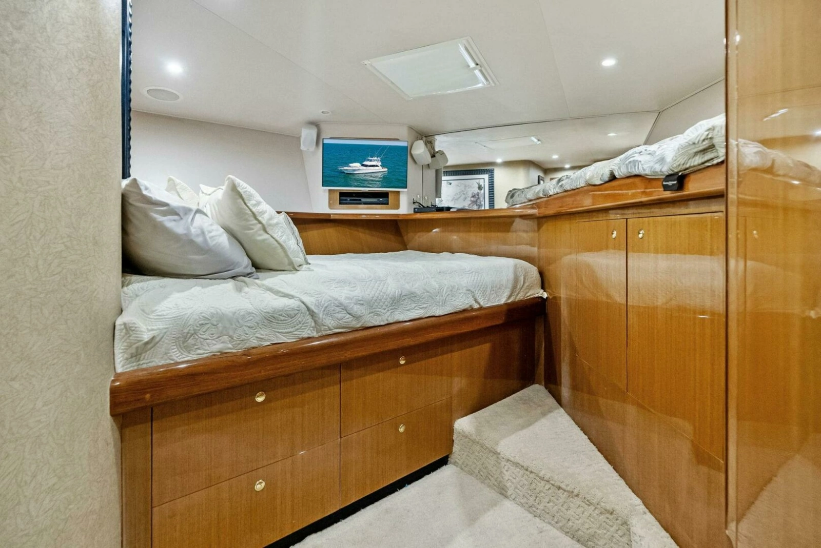 2002 Viking 65 Convertible photo 36