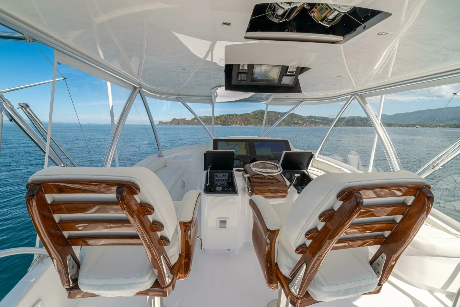 2025 Viking 58 Convertible photo 2