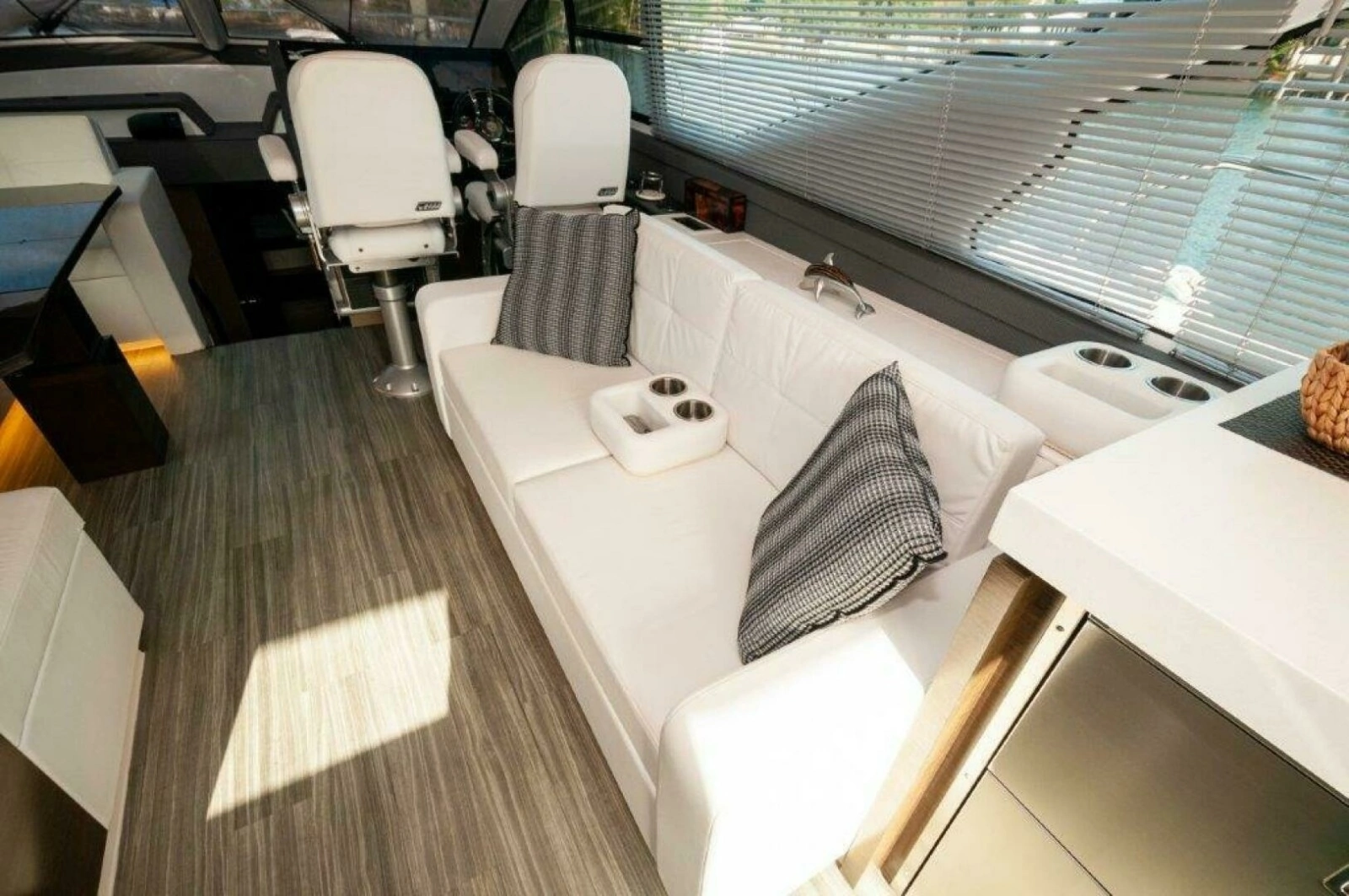 2019 Cruisers Yachts 60 Cantius- AFTER FIVE
