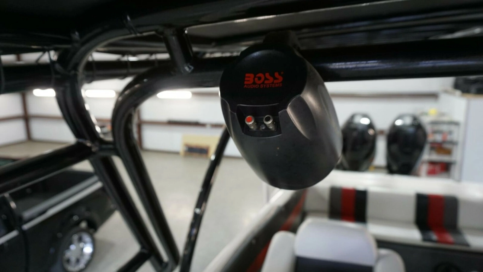 1998 32 Active Thunder 32 CC Ms. Rita Canvas Top Speakers (3)