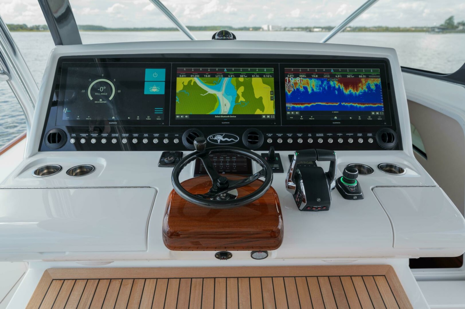 Valhalla 55 - Lucky 24 IV - Helm Station Electronics