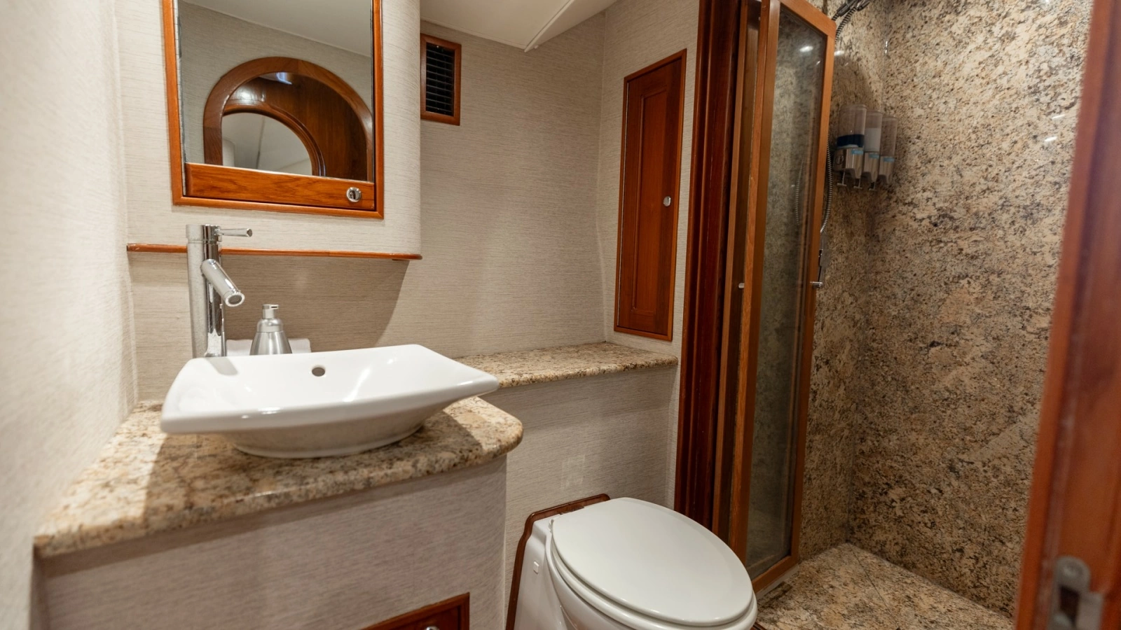 Luxurious Ensuite Bathroom