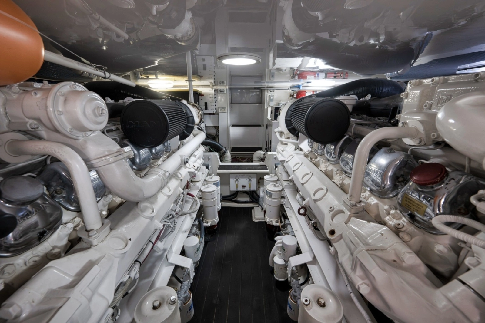 Viking 52 - THE HURRICANE - Engine Room