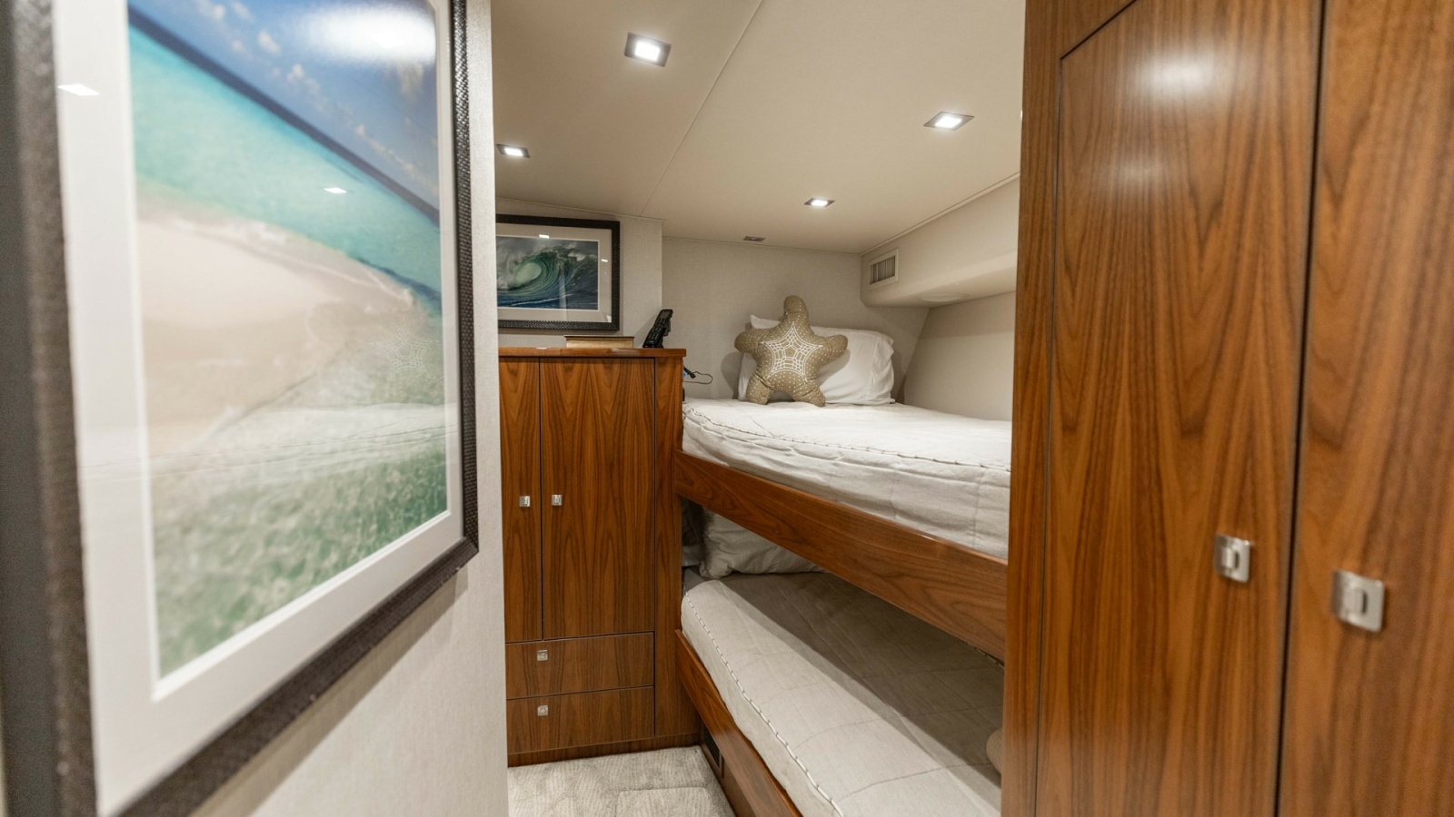 80' 2016 Viking 80 Convertible