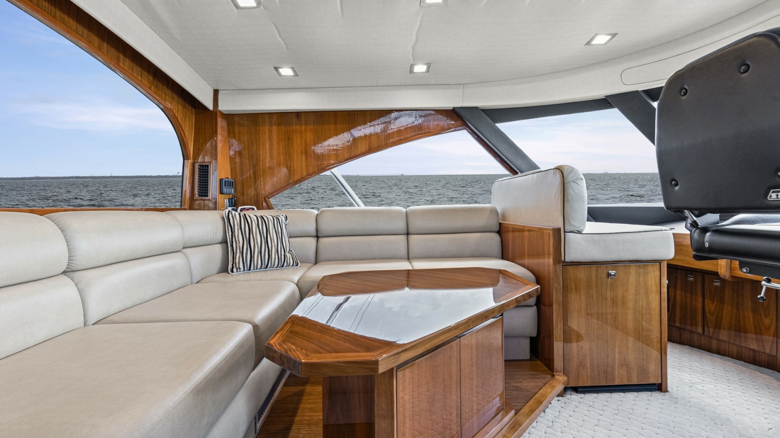 2017 72 Viking Enclosed Bridge Share-E Bridge (3)