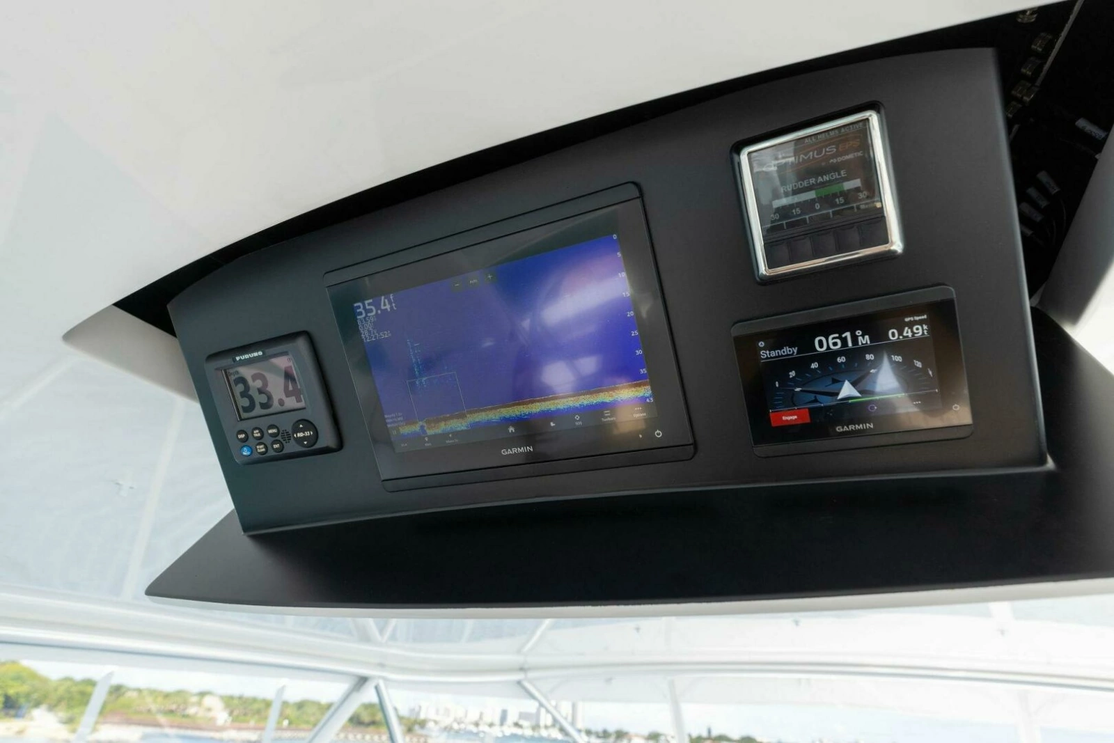 2026 Viking 82 Convertible- TEAM HARVEY I- Helm