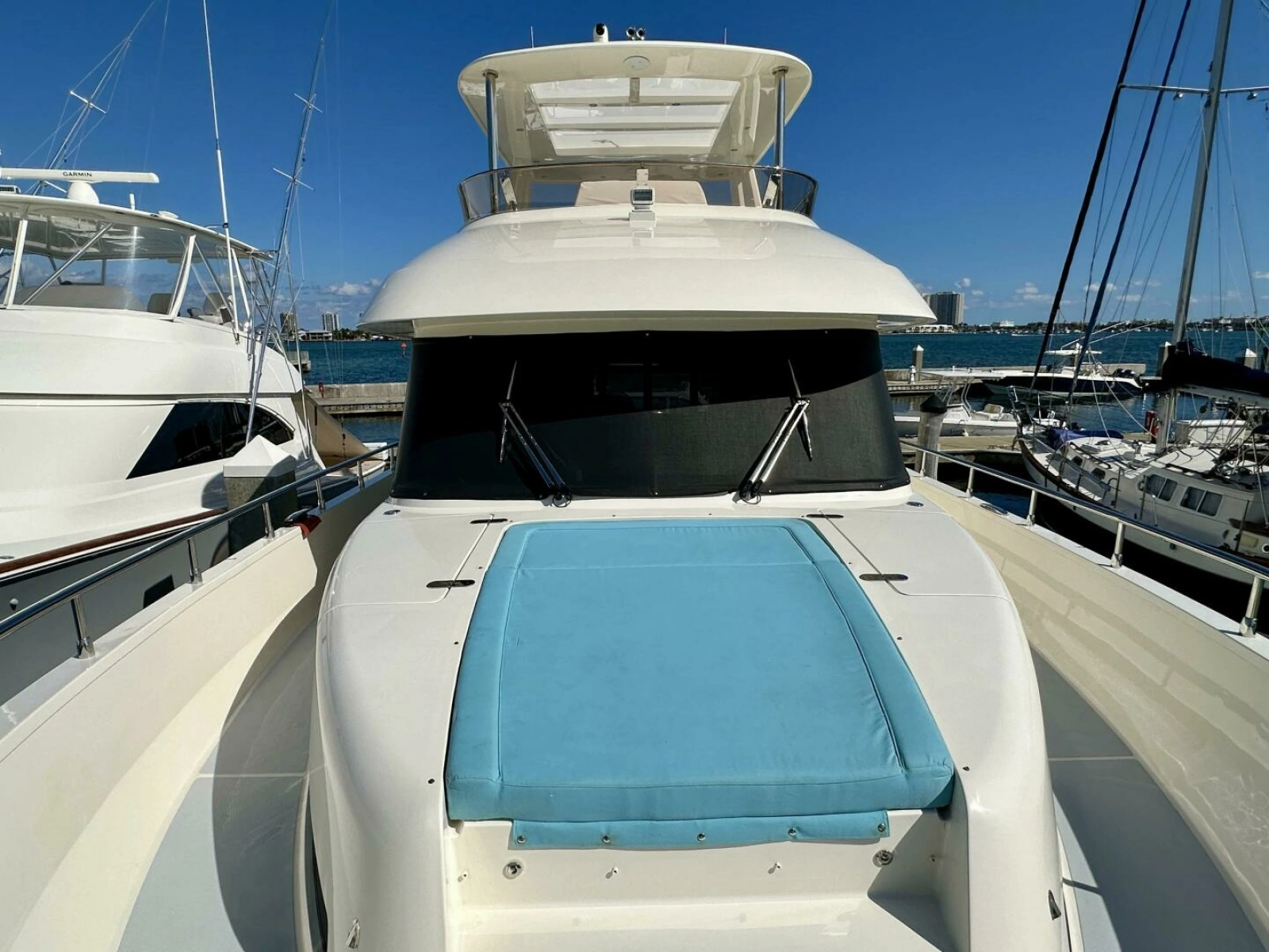 Outer Reef 62 SOUTH  PAWS - Exterior Bow SunPads
