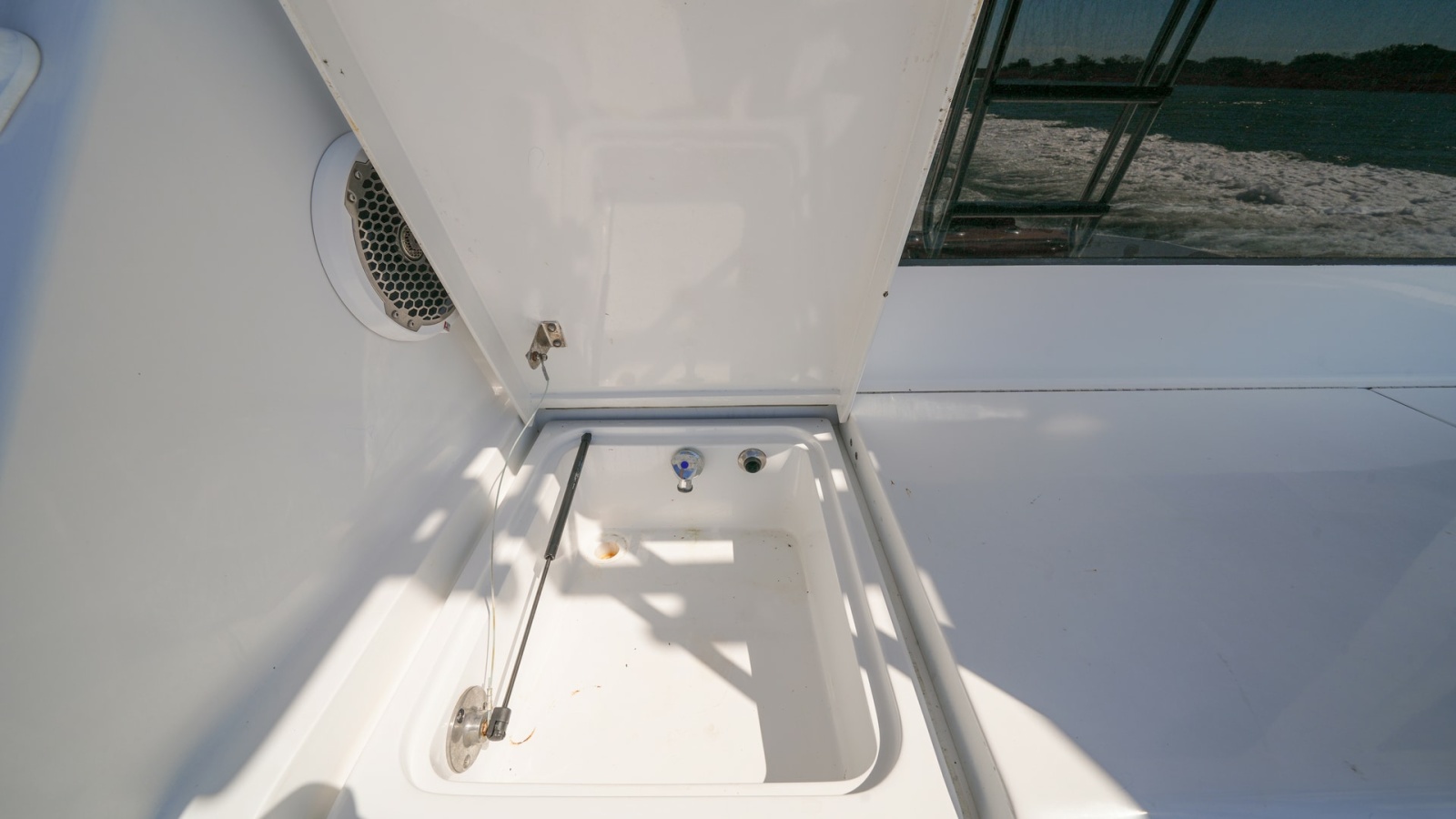 Cockpit Fish Box with Lid Open