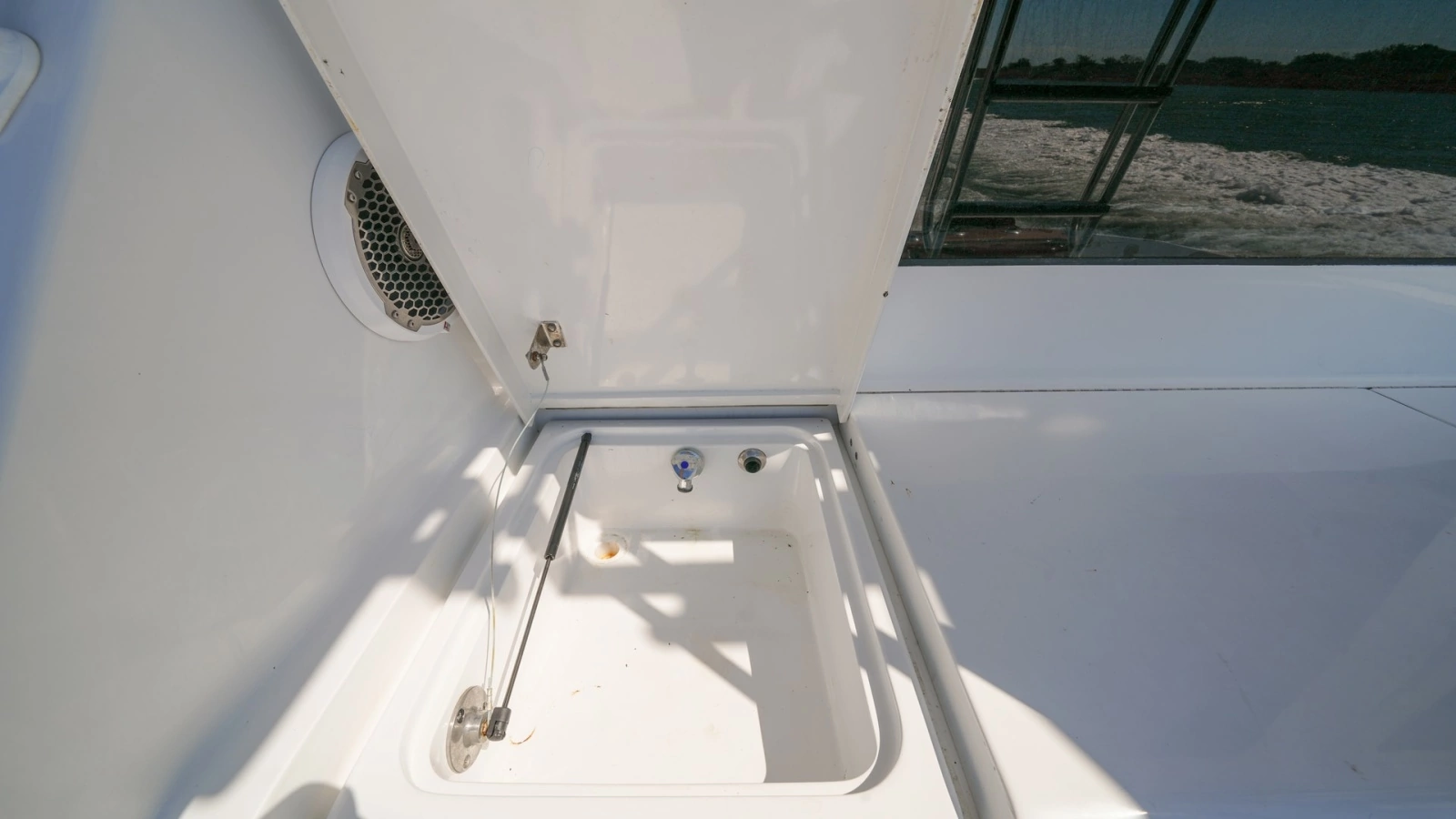 Cockpit Fish Box with Lid Open