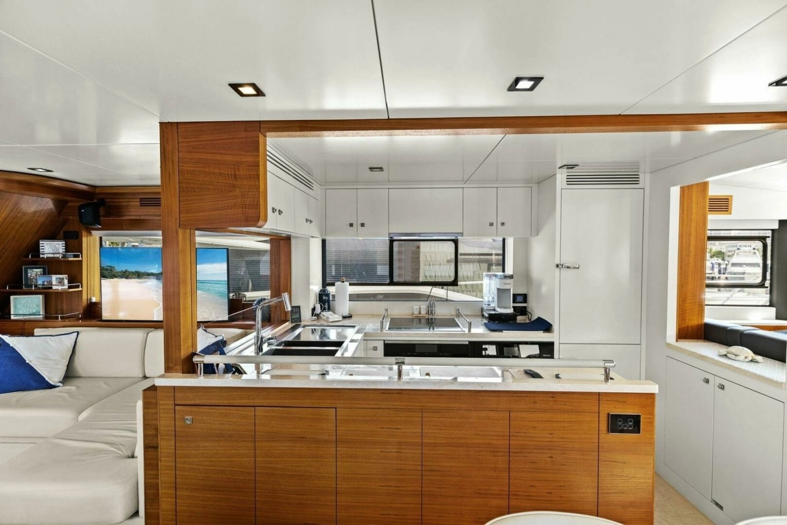 2021 Sirena 64- DESTIN-E- Galley 