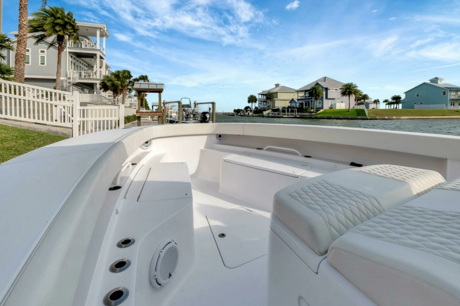 2023 Jupiter 43 Center Console 