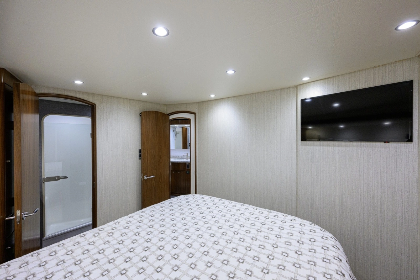58 Viking - Master Stateroom