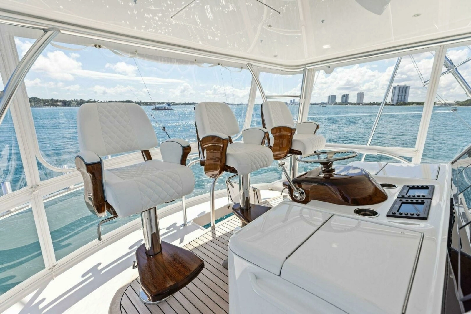 2026 Viking 82 Convertible- TEAM HARVEY I- Helm