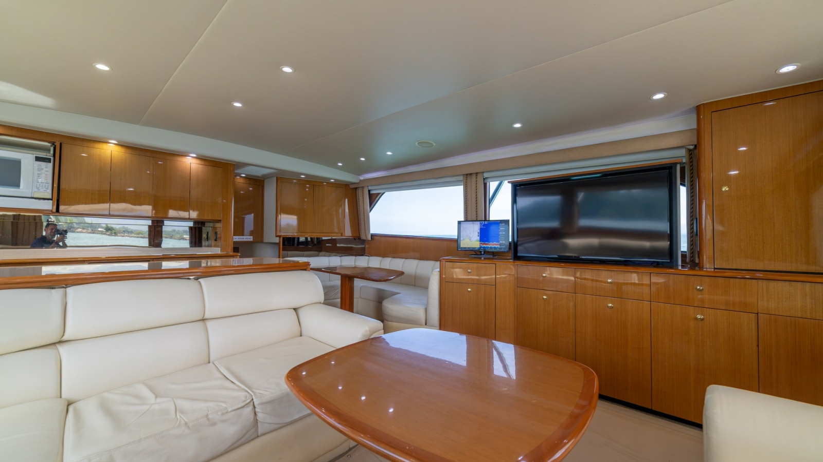 Salon/Galley 2002 Viking 61 Convertible