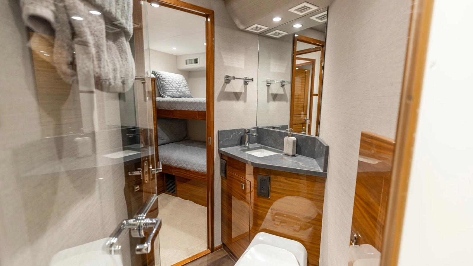 Guest Head with Bunk Access