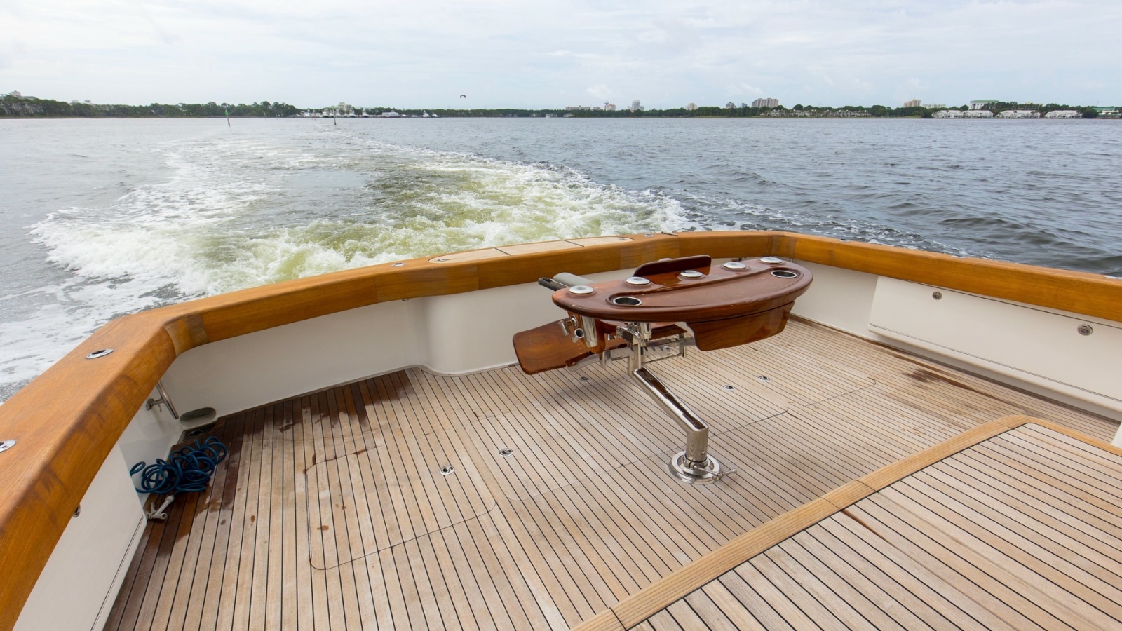 74' 2007 Viking 74 Enclosed Bridge
