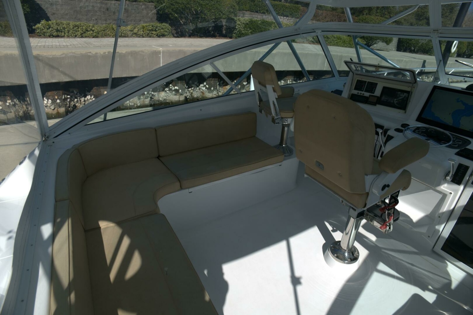 43' 2002 Viking 43 Open