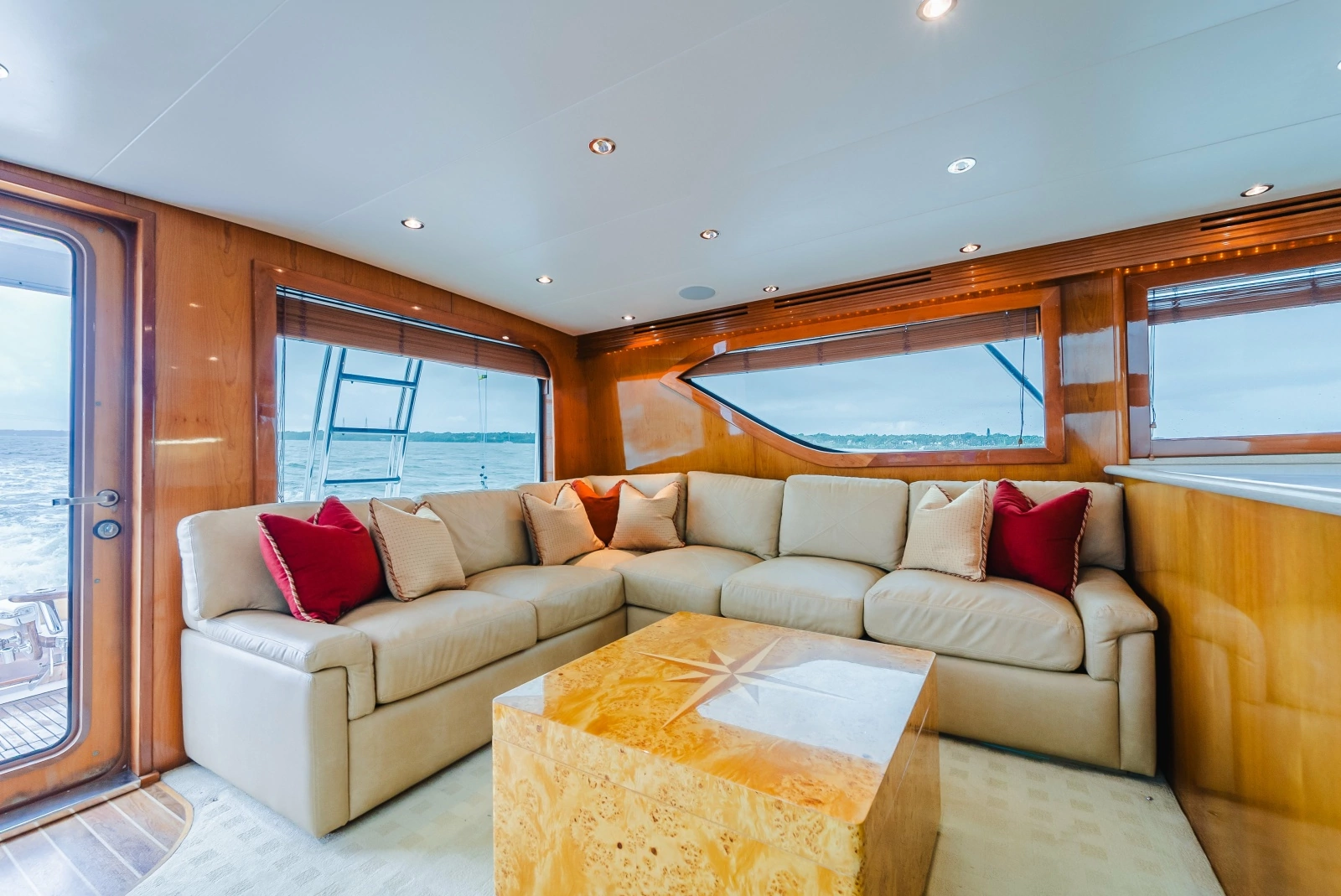 2005 Hatteras 60 Convertible