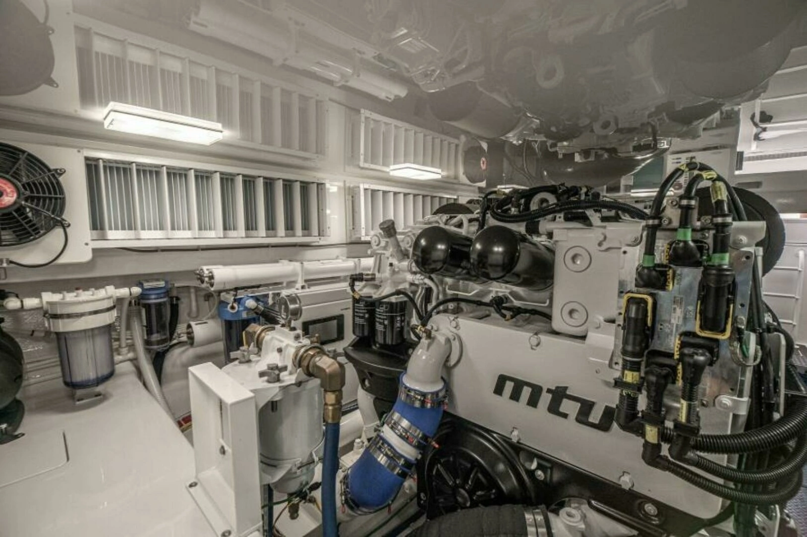 2023 Viking 64 Convertible